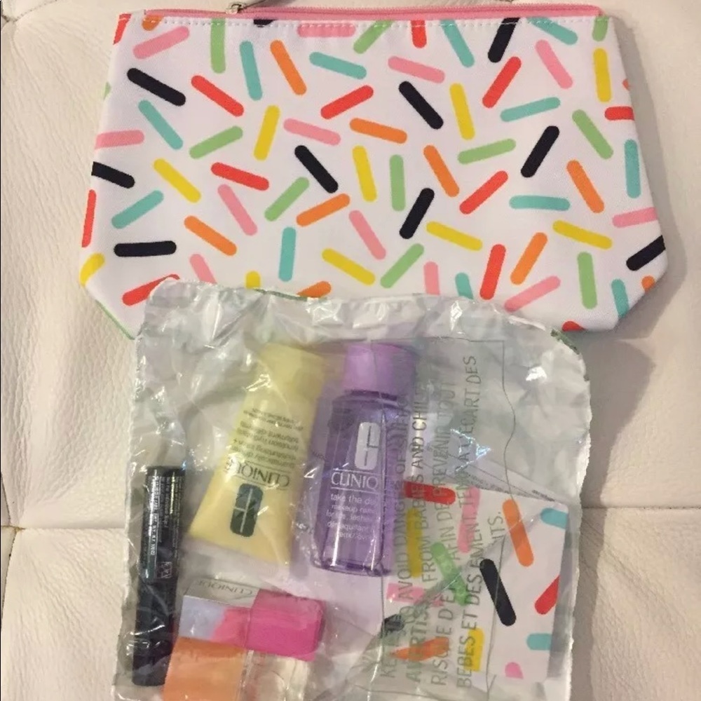 Clinique 7-piece makeup and skin care set bag